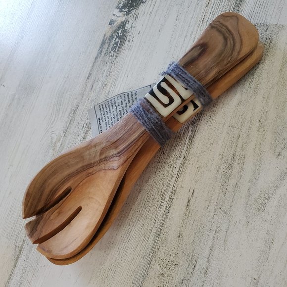 OLIVE WOOD SERVING SET, SMALL WITH BATIK I… - Picture 8 of 8
